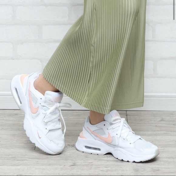 women's air max fusion running sneakers
